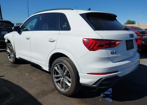 2021 Audi Q3 Premium 45 Tfsi S Line Quattro Tiptronic z USA, uszkodzony, nr VIN WA1DECF35M1137595